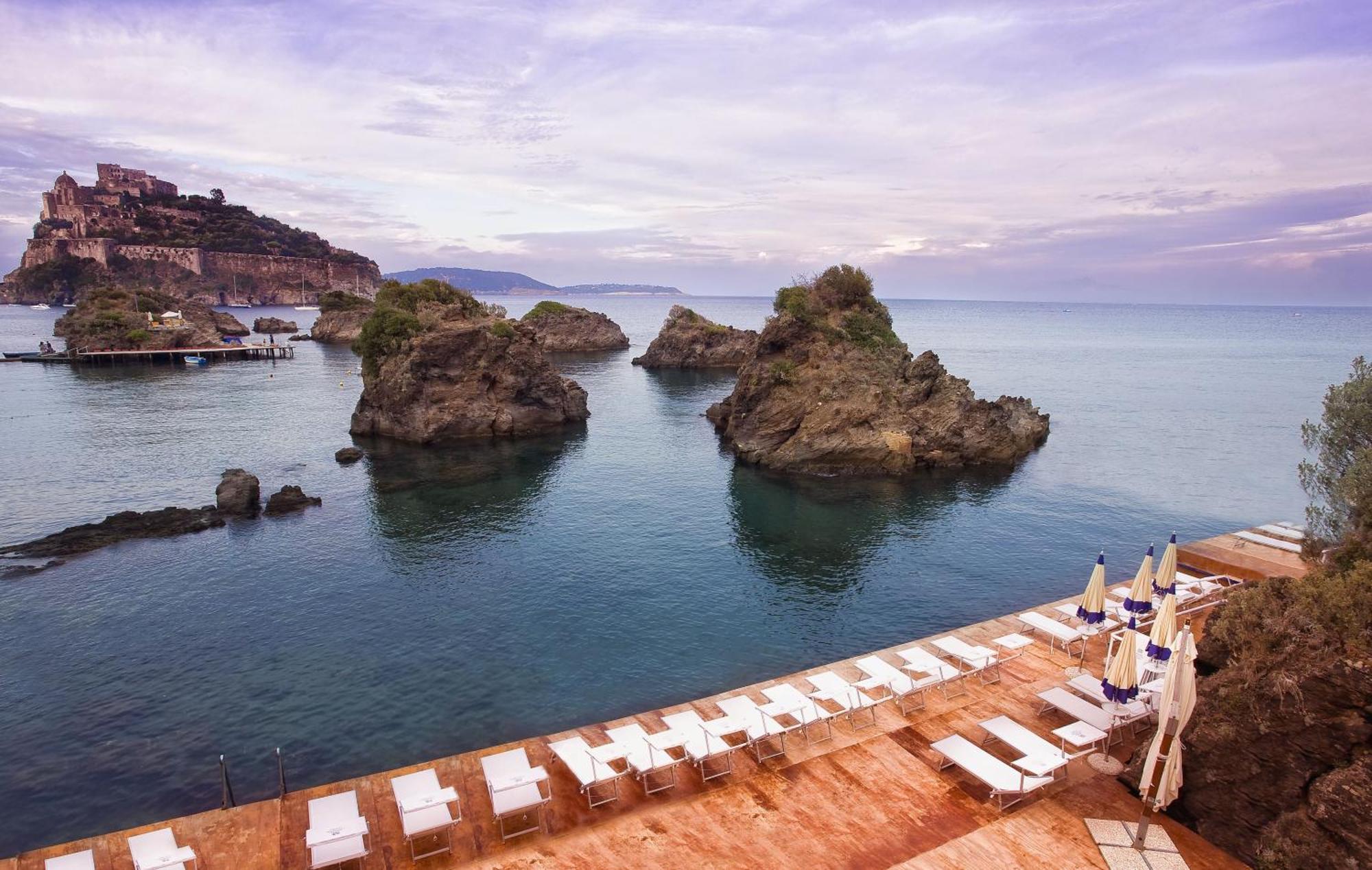 Delfini Hotel 4*