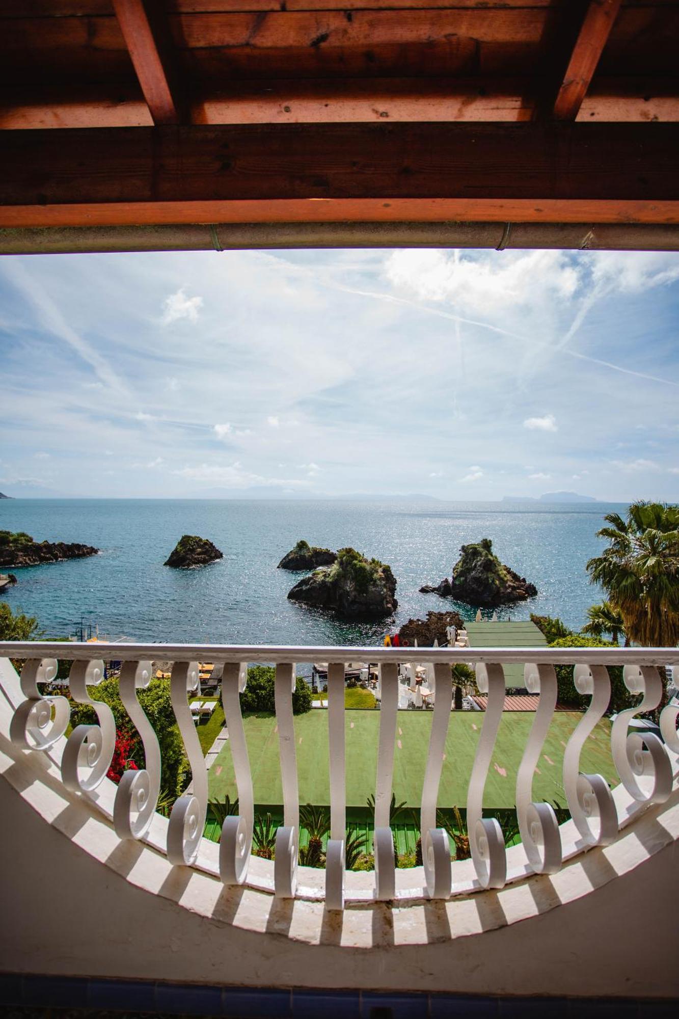 Delfini Hotel 4*
